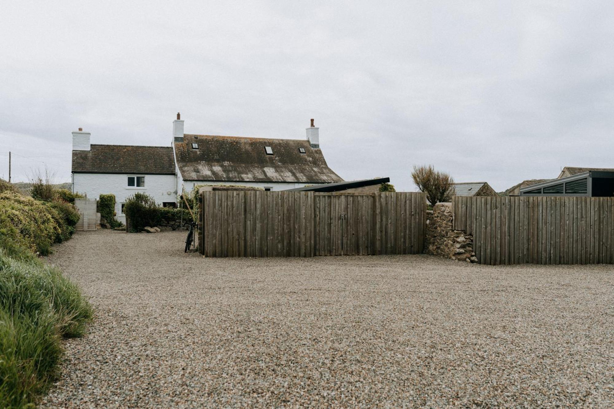 Treleddyn Farmhouse Ст. Дэвидз Экстерьер фото