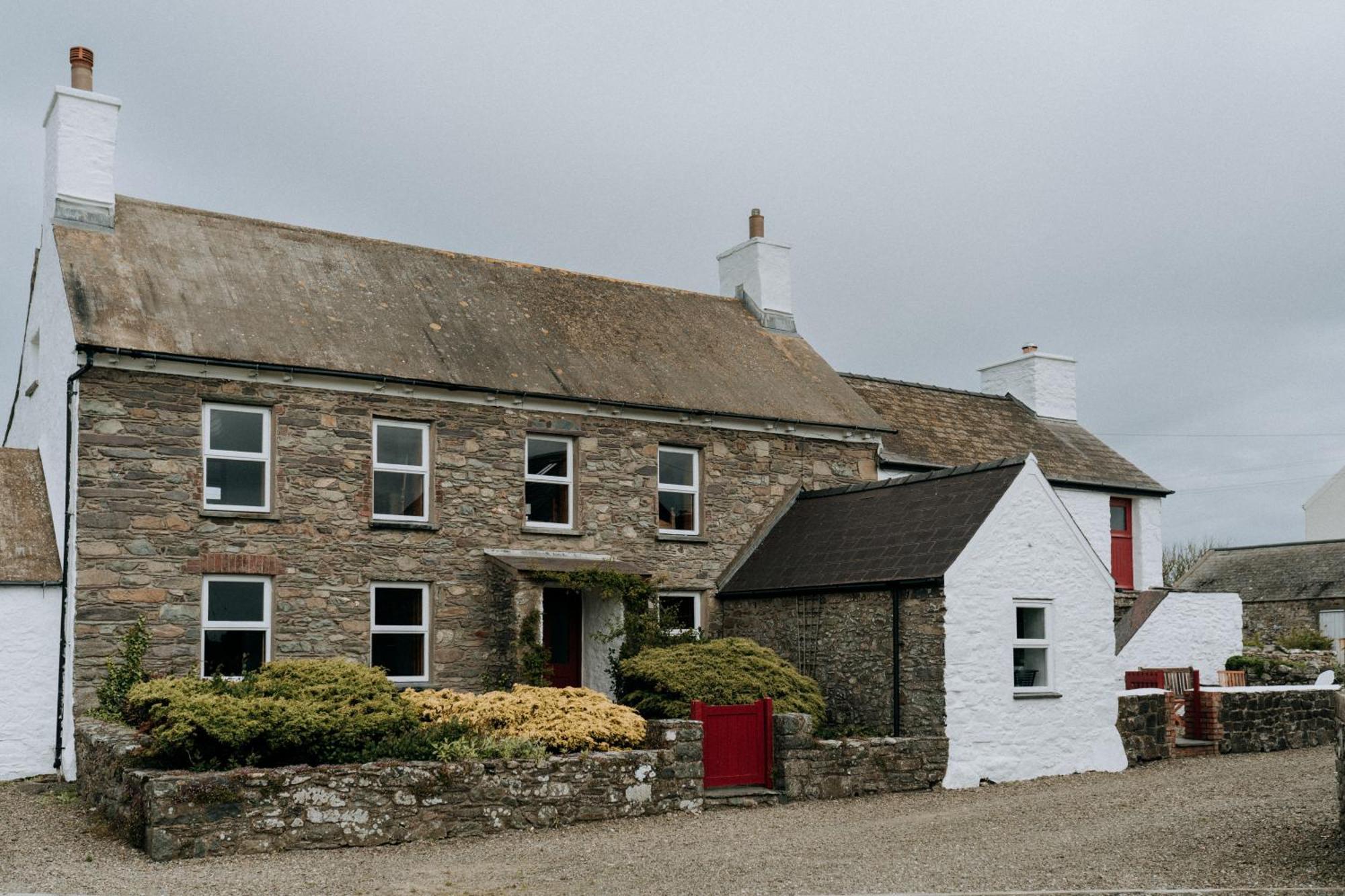 Treleddyn Farmhouse Ст. Дэвидз Экстерьер фото
